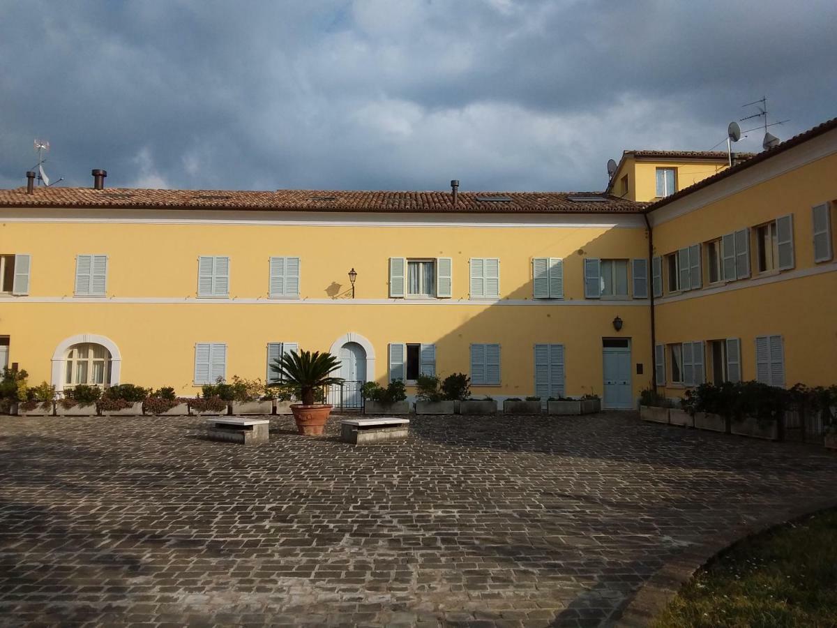 "Nido Del Falco" Palazzo Ricotti Камерано Екстер'єр фото